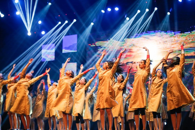 Tribe Dance Hold Your Dream 